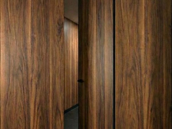 Двері прихованого монтажу Axiomadoors – HPL 600x2000, профіль Чорний, відкривання Від себе