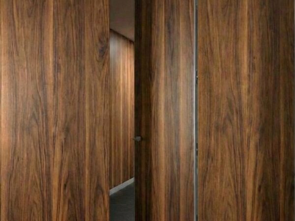 Двері прихованого монтажу Axiomadoors – HPL 600x2000, профіль Срібний Анод, відкривання Від себе